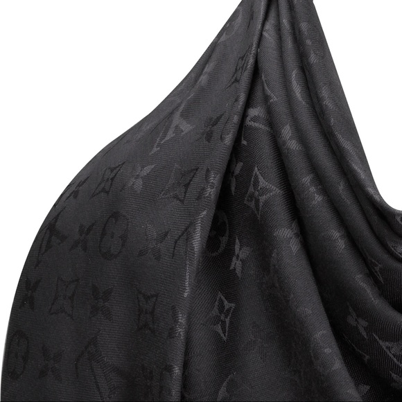 Louis Vuitton Monogram Shawl (charcoal grey) - Picture 2 of 6